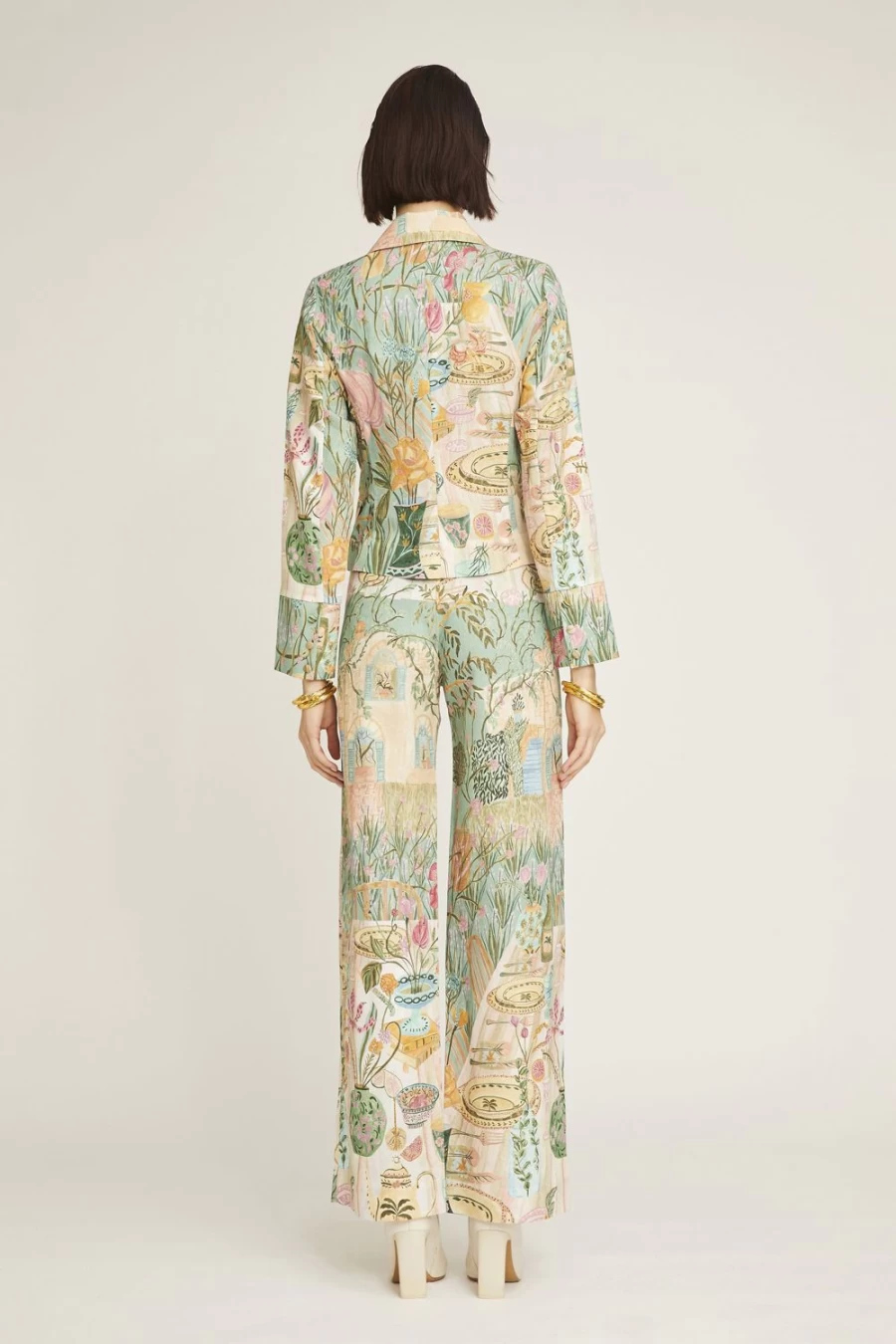 Isla & White Women's Safira Blazer - Elegant Tailored Jacket for Professional & Casual Wear