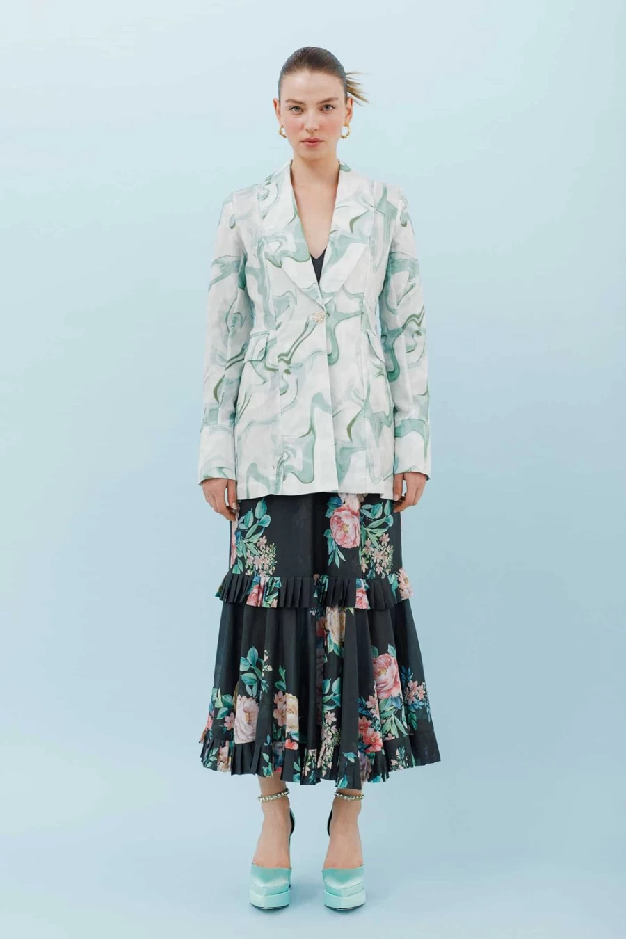 "Isla & White Nina Women's Fashion Collection | Stylish & Elegant Designs"