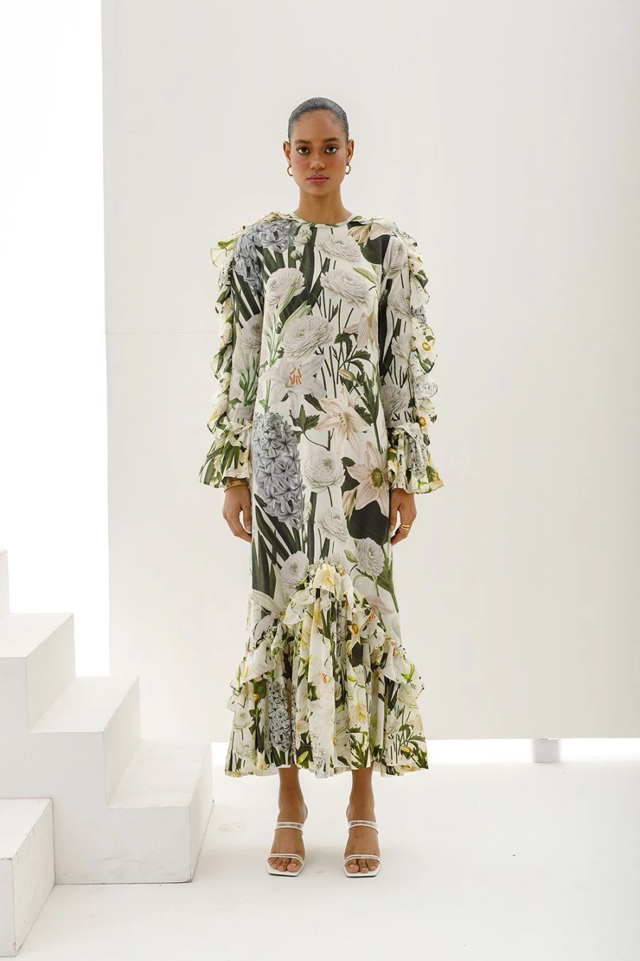 "Isla & White Women's Cerdena Dress - Elegant & Stylish"